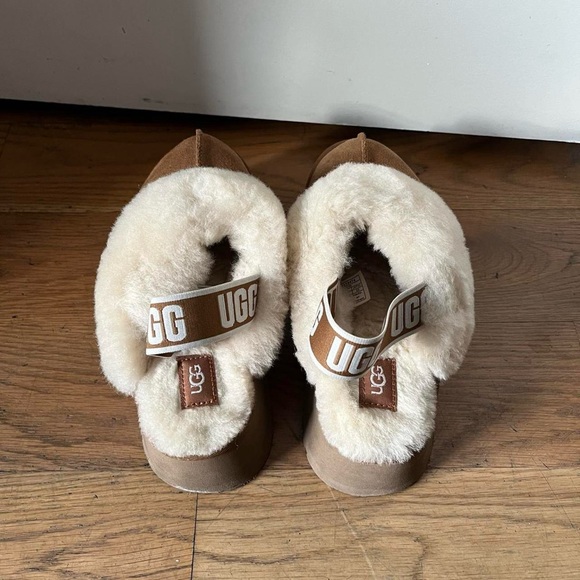 UGG Funkette Tan Platform Slippers - Picture 6 of 8